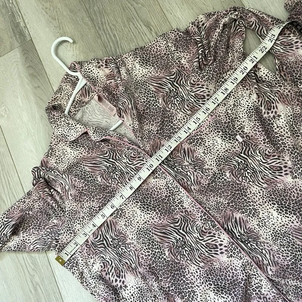 Skims Pajama Set animal print button up long sleeve pants womens Pink medium